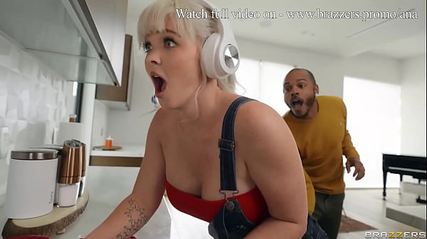 My GF’s Big Does Anal!! – Kay Carter, Delilah Day / Brazzers / stream full from www.brazzers.promo/ana
